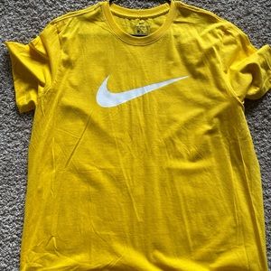NWOT Nike tee